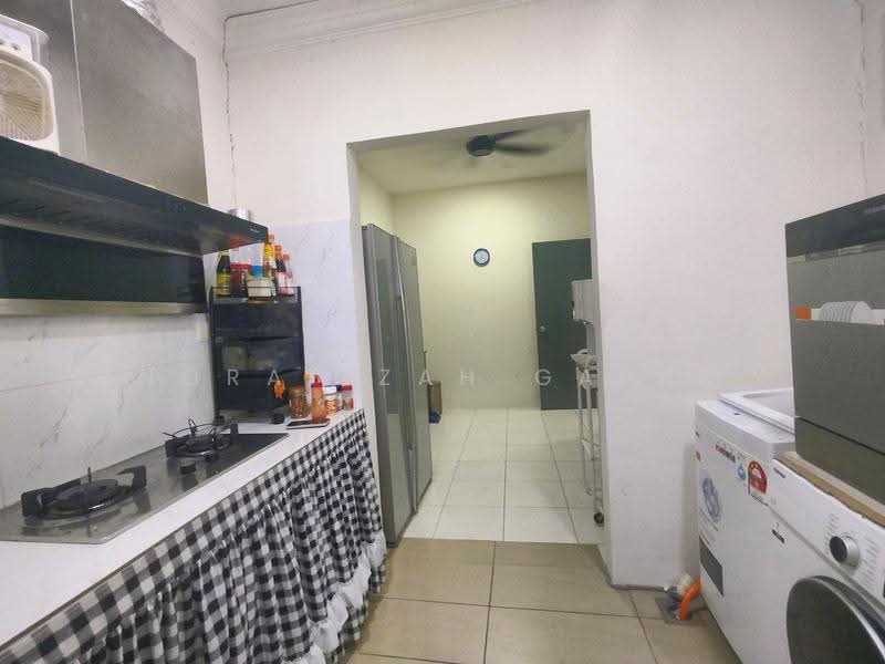 Rumah Teres 2-Tingkat untuk Dijual di Dengkil (Selangor) - NoraFizah Gapar - Kitchen - PropertyGuru.com.my
