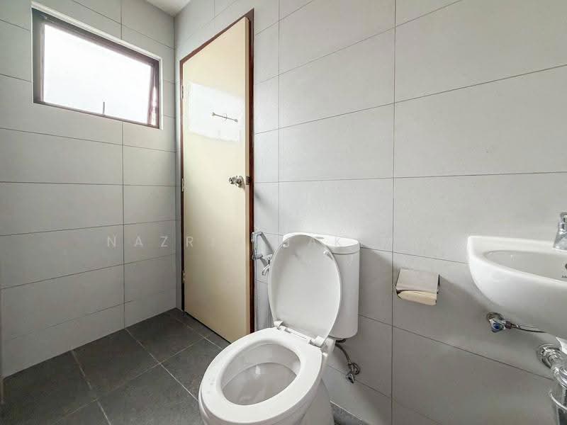 2-storey Terraced House for Sale in Bandar Baru Kundang (Rawang) - Nazrin Hakimin - Bathroom - PropertyGuru.com.my