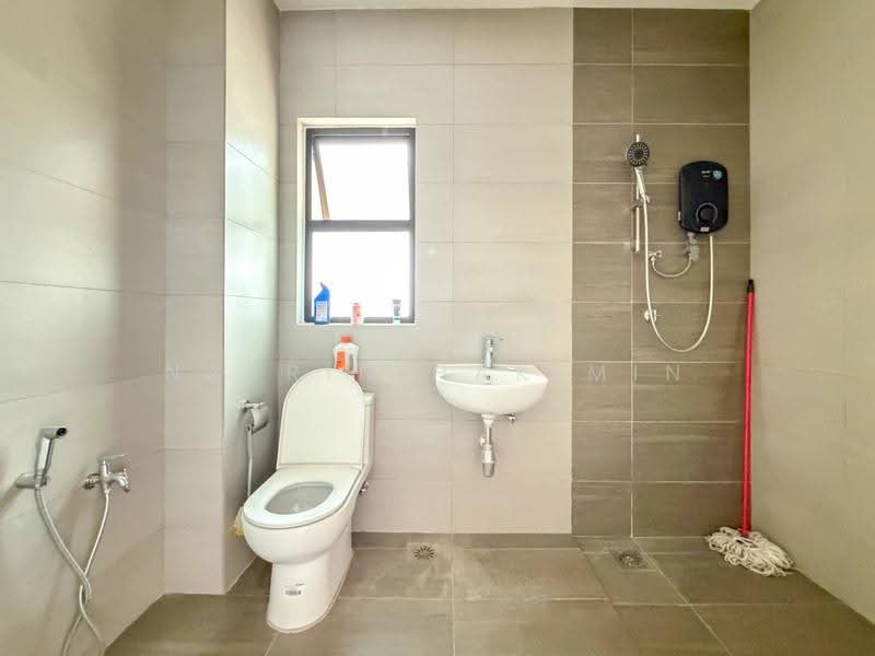 2-storey Terraced House for Sale in Bandar Baru Kundang (Rawang) - Nazrin Hakimin - Bathroom - PropertyGuru.com.my