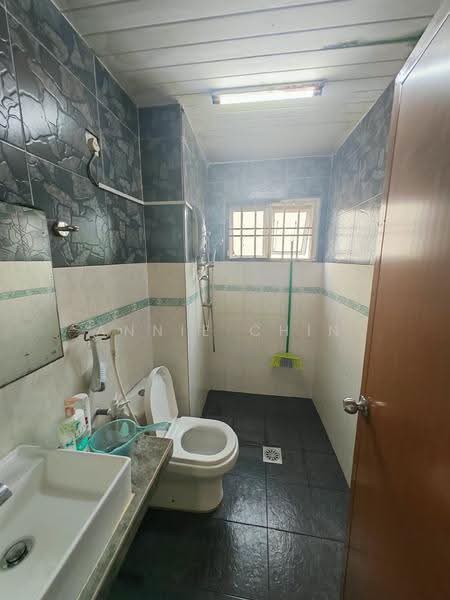 Apartment for Sale at Desa Skudai Apartment - Annie Chin - Bathroom - PropertyGuru.com.my
