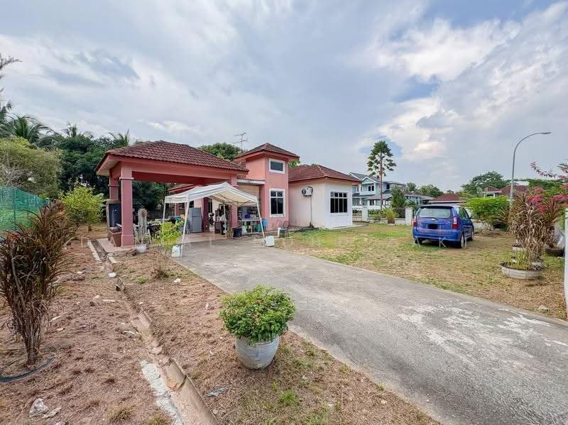 Bungalow House for Sale in Bandar Sri Sendayan (Negeri Sembilan) - Danial Mohd Zaki - Exterior - PropertyGuru.com.my