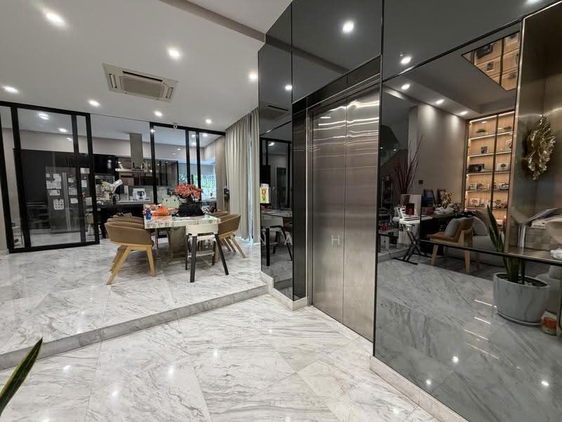 Semi-Detached House for Sale in Mont Kiara (Kuala Lumpur) - Anna H - Dining Room - PropertyGuru.com.my
