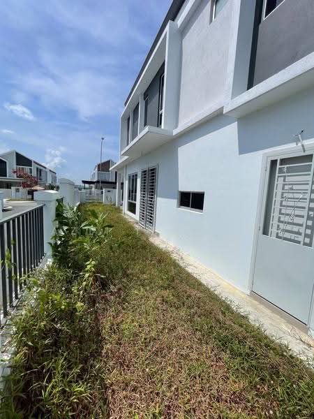 Rumah Teres 2-Tingkat untuk Dijual di Alam Sari (Bangi) - Azli Ibrahim - Exterior - PropertyGuru.com.my
