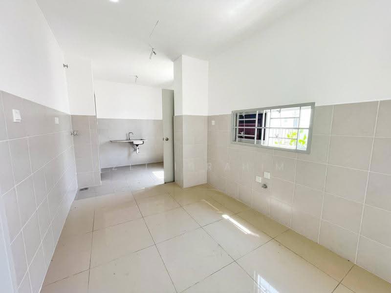 Rumah Teres 2-Tingkat untuk Dijual di Alam Sari (Bangi) - Azli Ibrahim - Kitchen - PropertyGuru.com.my
