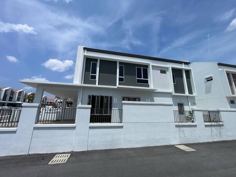 Rumah Teres 2-Tingkat untuk Dijual di Alam Sari (Bangi) - Azli Ibrahim - Exterior - PropertyGuru.com.my