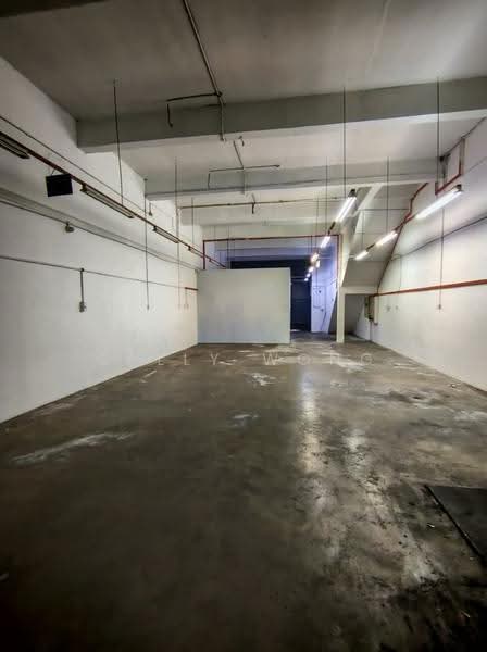 Factory for Rent in Taman Perindustrian Bukit Serdang (Seri Kembangan) - Sally Wong - Interior - PropertyGuru.com.my