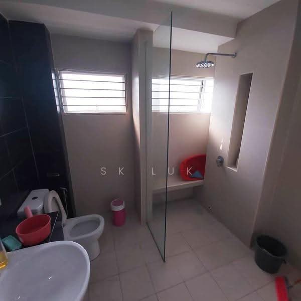 Semi-Detached House for Sale in Kota Emerald (Rawang) - SK Luk - Bathroom - PropertyGuru.com.my