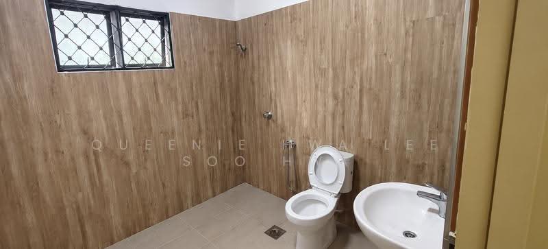 Commercial Bungalow for Sale in Kuala Lumpur (Kuala Lumpur) - Queenie Hwa Lee Soo Hwa - Bathroom - PropertyGuru.com.my