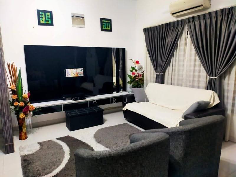 Rumah Teres 2-Tingkat untuk Disewa di Semenyih (Selangor) - Sya Rusli - Living Room - PropertyGuru.com.my