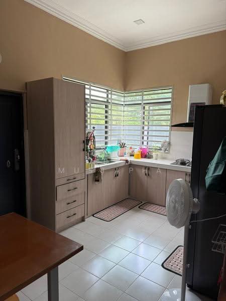 Semi-Detached House for Sale in Bandar Baru Salak Tinggi (Sepang) - Arif Mustapha - Kitchen - PropertyGuru.com.my