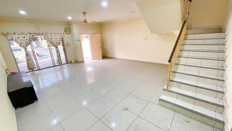 Terraced House for Sale in Sungai Buloh (Selangor) - Nazrin Hakimin - Living Room - PropertyGuru.com.my