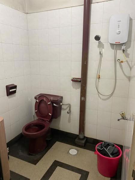 2-storey Terraced House for Rent in Taman Tasek (Johor Bahru) - Keith Shum - Bathroom - PropertyGuru.com.my