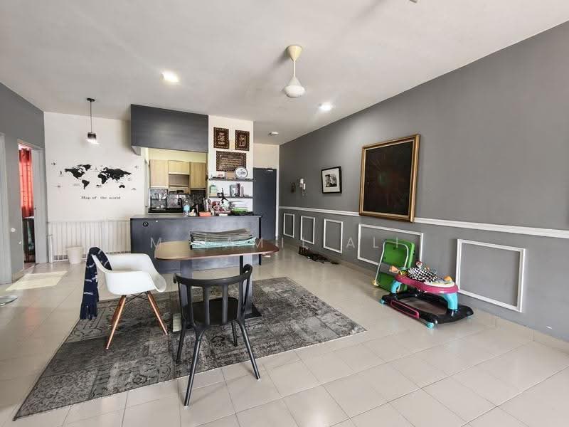 Kediaman Servis untuk Dijual di Residensi Alami - M Jamil Ali - Living Room - PropertyGuru.com.my