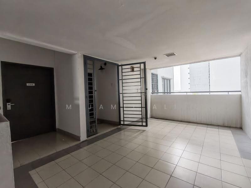Kediaman Servis untuk Dijual di Residensi Alami - M Jamil Ali - Entrance - PropertyGuru.com.my