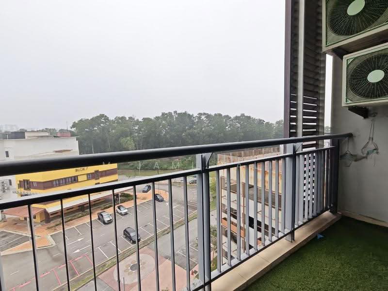 Kediaman Servis untuk Dijual di Residensi Alami - M Jamil Ali - Balcony - PropertyGuru.com.my