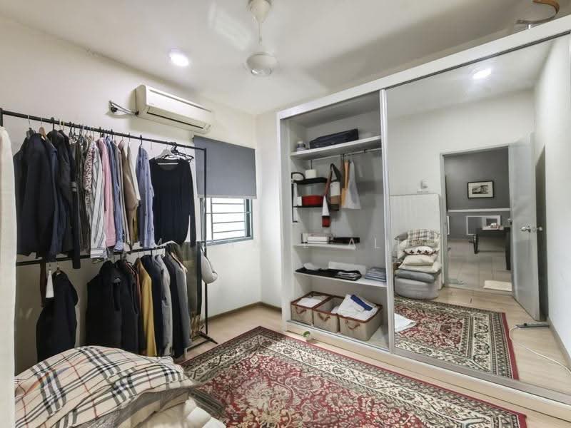 Kediaman Servis untuk Dijual di Residensi Alami - M Jamil Ali - Bedroom - PropertyGuru.com.my