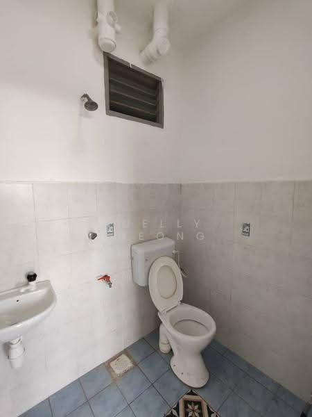 Apartment for Sale at Villa Krystal Apartment - Xuelly Cheong - Bathroom - PropertyGuru.com.my