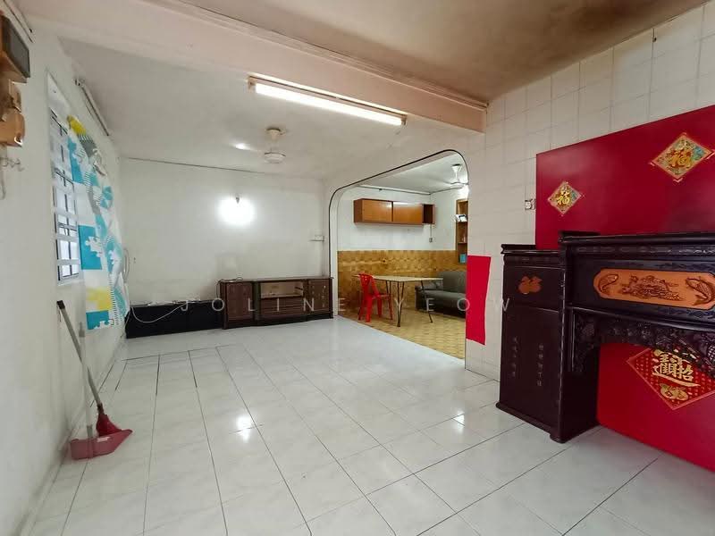 Rumah Teres 2-Tingkat untuk Dijual di Taman Menglembu (Menglembu) - Joline YEOW - Living Room - PropertyGuru.com.my