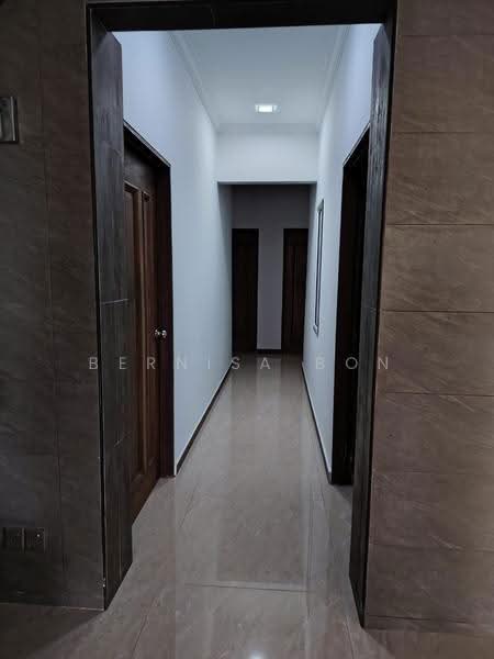 Bungalow House for Sale in SS1 (Petaling Jaya) - Bernisa Bon - Corridor - PropertyGuru.com.my
