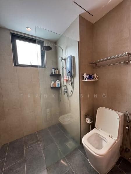 Kediaman Servis untuk Dijual di East Parc @ Manjalara - Frankie Sing - Bathroom - PropertyGuru.com.my