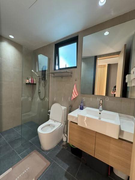 Kediaman Servis untuk Dijual di East Parc @ Manjalara - Frankie Sing - Bathroom - PropertyGuru.com.my
