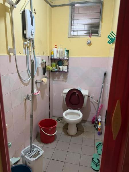 2-storey Terraced House for Rent in Permas Jaya (Johor) - Seven Tan - Bathroom - PropertyGuru.com.my
