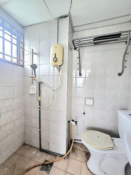 Apartment for Sale at Taman Bukit Pelangi - Nazrin Hakimin - Bathroom - PropertyGuru.com.my