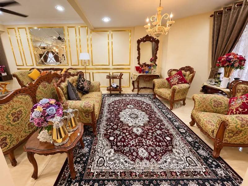 Rumah Teres 2-Tingkat untuk Dijual di Lestari Putra (Seri Kembangan) - Azli Ibrahim - Living Room - PropertyGuru.com.my