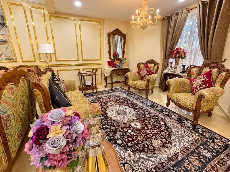 Rumah Teres 2-Tingkat untuk Dijual di Lestari Putra (Seri Kembangan) - Azli Ibrahim - Living Room - PropertyGuru.com.my