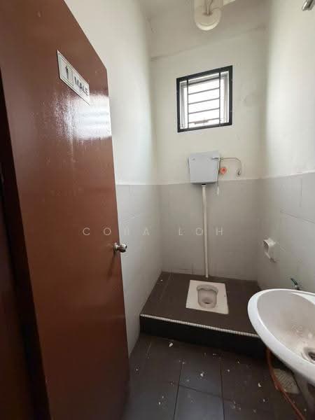 Shop / Office for Rent in Taman Sierra Perdana (Masai) - Cora Loh - Bathroom - PropertyGuru.com.my