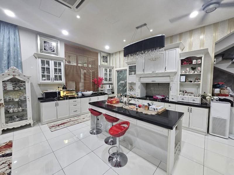 Bungalow House for Sale in Denai Alam (Shah Alam) - Suhaila Saat - Kitchen - PropertyGuru.com.my