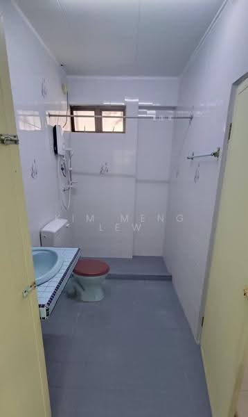 1.5-storey Terraced House for Rent in Taman Bukit Maluri (Kepong) - Kim Meng Lew - Bathroom - PropertyGuru.com.my