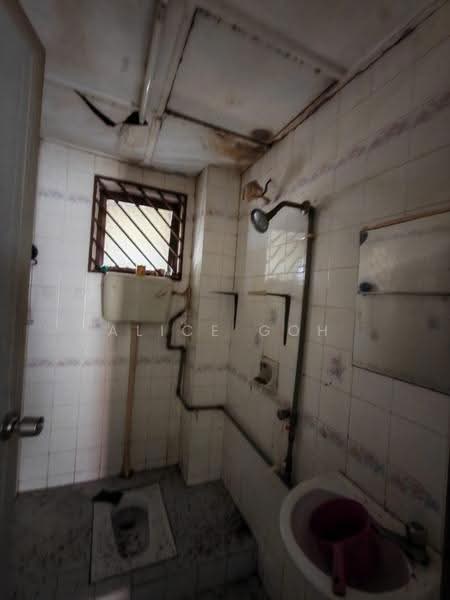 2-storey Terraced House for Sale in Taman Tan Sri Yaacob (Johor Bahru) - Alice Goh - Bathroom - PropertyGuru.com.my