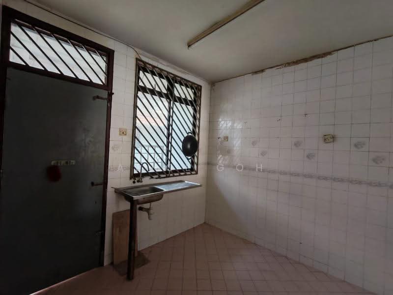 2-storey Terraced House for Sale in Taman Tan Sri Yaacob (Johor Bahru) - Alice Goh - Kitchen - PropertyGuru.com.my