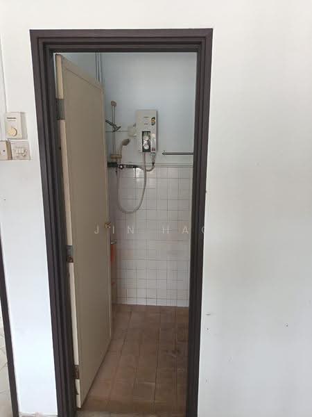 Rumah Teres 1-Tingkat untuk Disewa di Bandar Sri Damansara (Selangor) - Jin Hao - Bathroom - PropertyGuru.com.my
