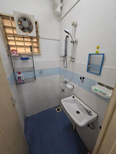 Pangsapuri untuk Disewa di Pangsapuri Seri Jati - Leo Koh - Bathroom - PropertyGuru.com.my