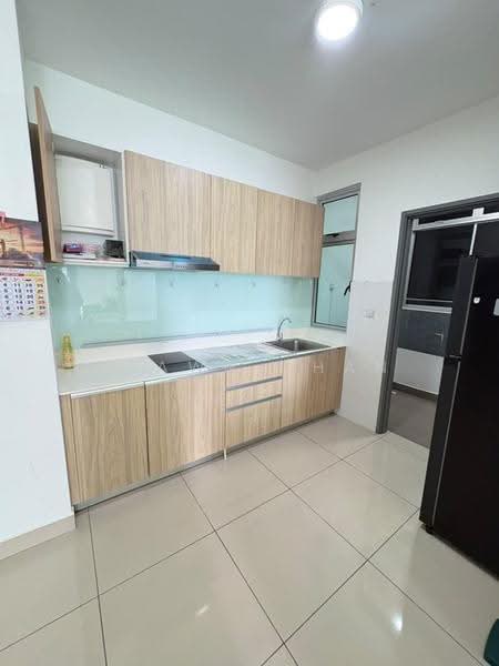 Kediaman Servis untuk Disewa di Meridin Bayvue Serviced Apartment - Shawn Chan - Kitchen - PropertyGuru.com.my