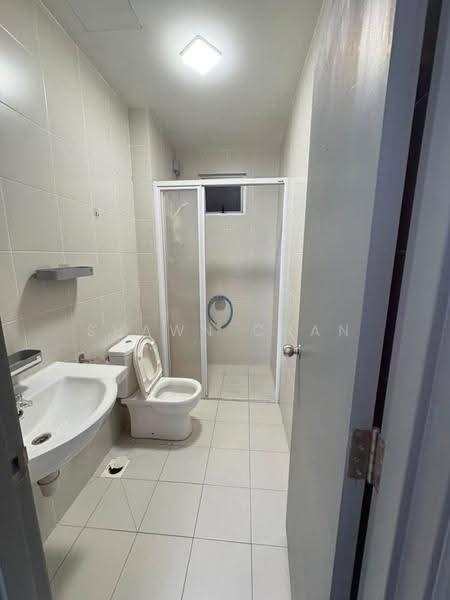 Kediaman Servis untuk Disewa di Meridin Bayvue Serviced Apartment - Shawn Chan - Bathroom - PropertyGuru.com.my