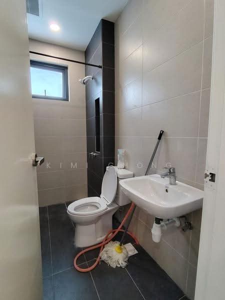 Kediaman Servis untuk Disewa di Pacific Star (Service Residence) - Kimi Chong - Bathroom - PropertyGuru.com.my