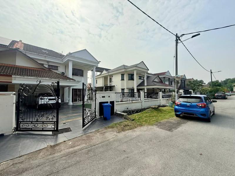 Terraced House for Sale in Bukit Rahman Putra (Sungai Buloh) - Nazrin Hakimin - Exterior - PropertyGuru.com.my