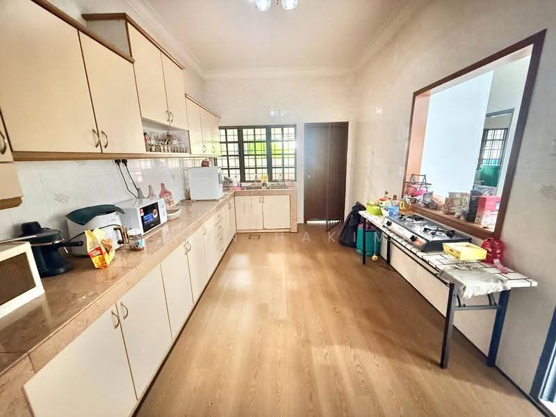 Terraced House for Sale in Bukit Rahman Putra (Sungai Buloh) - Nazrin Hakimin - Kitchen - PropertyGuru.com.my