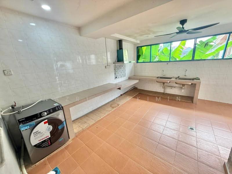 Terraced House for Sale in Bukit Rahman Putra (Sungai Buloh) - Nazrin Hakimin - Kitchen - PropertyGuru.com.my