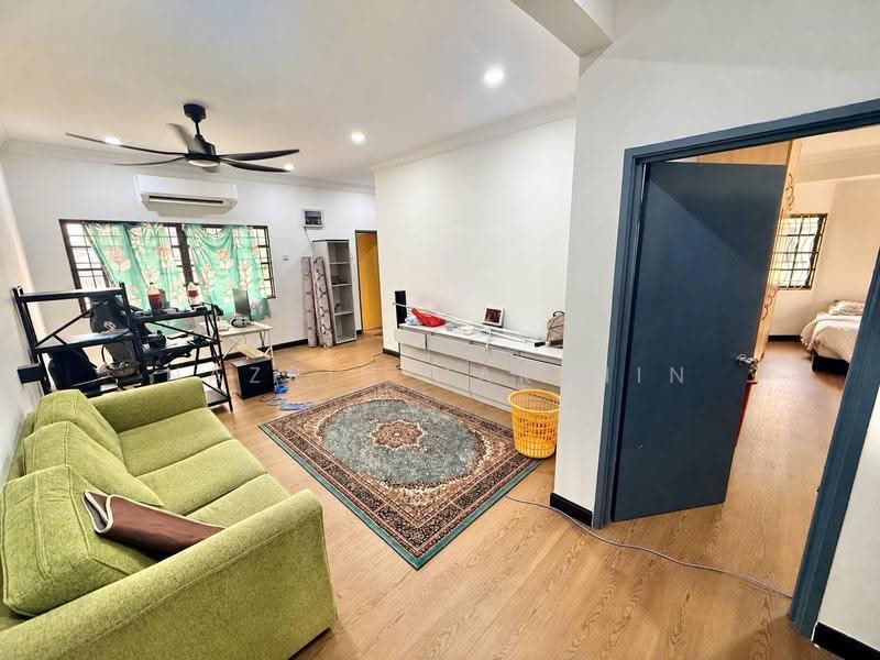 Terraced House for Sale in Bukit Rahman Putra (Sungai Buloh) - Nazrin Hakimin - Living Room - PropertyGuru.com.my