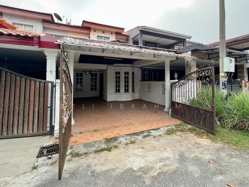 2-storey Terraced House for Sale in Bandar Tasik Kesuma (Beranang) - Azli Ibrahim - Exterior - PropertyGuru.com.my