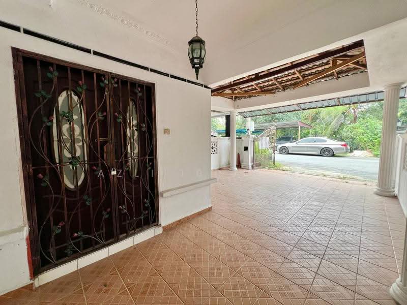 2-storey Terraced House for Sale in Bandar Tasik Kesuma (Beranang) - Azli Ibrahim - Exterior - PropertyGuru.com.my