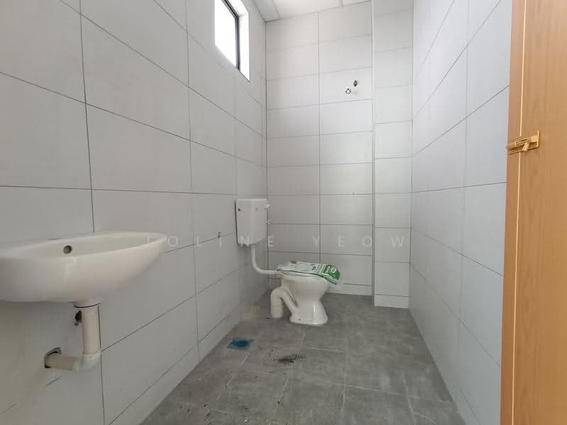 Semi-D Factory for Rent in Pusing (Perak) - Joline YEOW - Bathroom - PropertyGuru.com.my