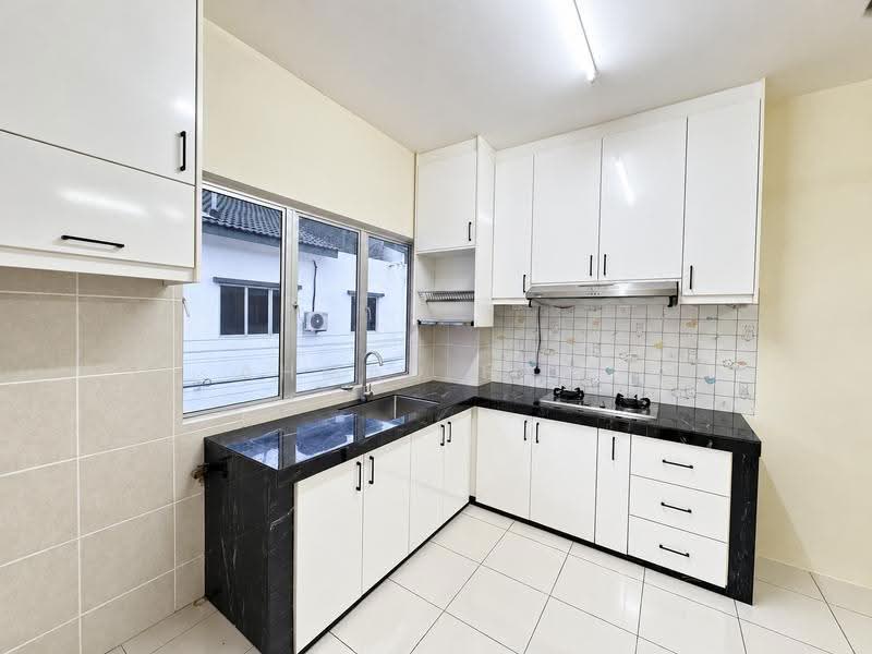 Rumah Bandar untuk Disewa di Cyberjaya (Selangor) - Ahmad Faiz - Kitchen - PropertyGuru.com.my