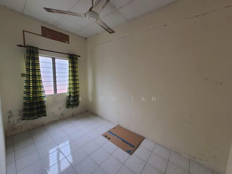 2-storey Terraced House for Sale in Lestari Putra (Seri Kembangan) - Jason Tan - Interior - PropertyGuru.com.my