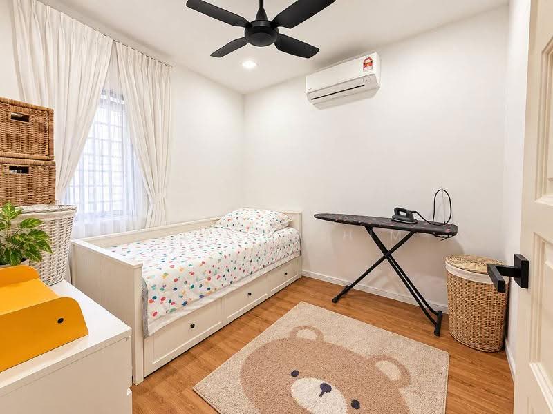 Rumah Kluster untuk Dijual di Bandar Bukit Mahkota (Bangi) - Azli Ibrahim - Bedroom - PropertyGuru.com.my