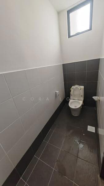 Shop / Office for Rent in Taman Kota Masai (Pasir Gudang) - Cora Loh - Bathroom - PropertyGuru.com.my